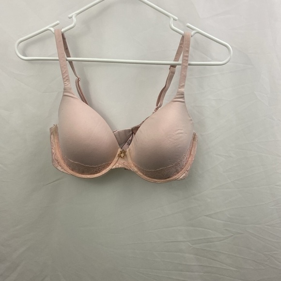 Body By Victoria’s Secret 34D Bra Lined Perfect Coverage Light Pink Lace - Picture 15 of 15